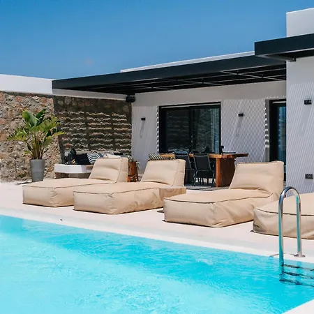 Βίλα Mykonos Villa, Luxe Escape With Private Pool Κλουβάς