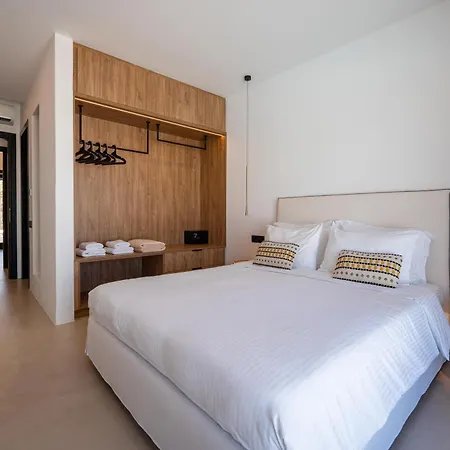 Mykonos Villa, Luxe Escape With Private Pool Κλουβάς