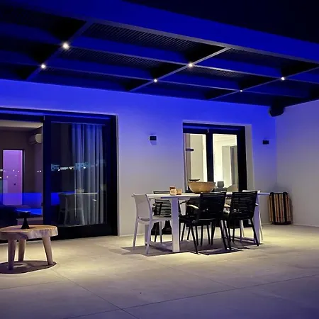 Mykonos Villa, Luxe Escape With Private Pool *