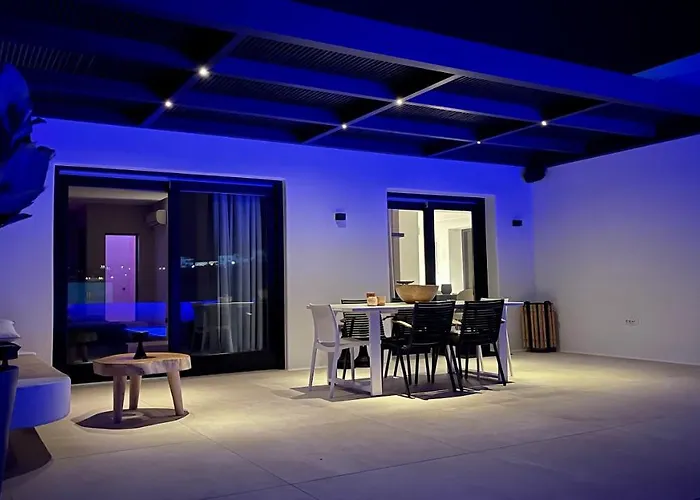 Mykonos Villa, Luxe Escape With Private Pool *