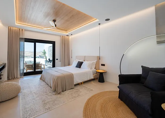 Mykonos Villa, Luxe Escape With Private Pool Klouvas