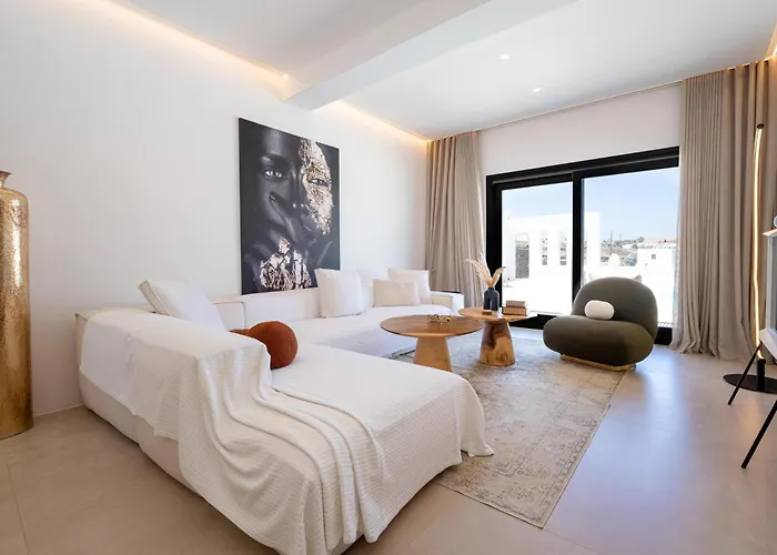 Mykonos Villa, Luxe Escape With Private Pool 클라우바스