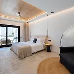 Mykonos Villa, Luxe Escape With Private Pool Klouvas