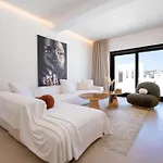 Mykonos Villa, Luxe Escape With Private Pool Klouvas