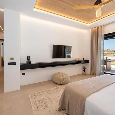 Mykonos Villa, Luxe Escape With Private Pool * Klouvas